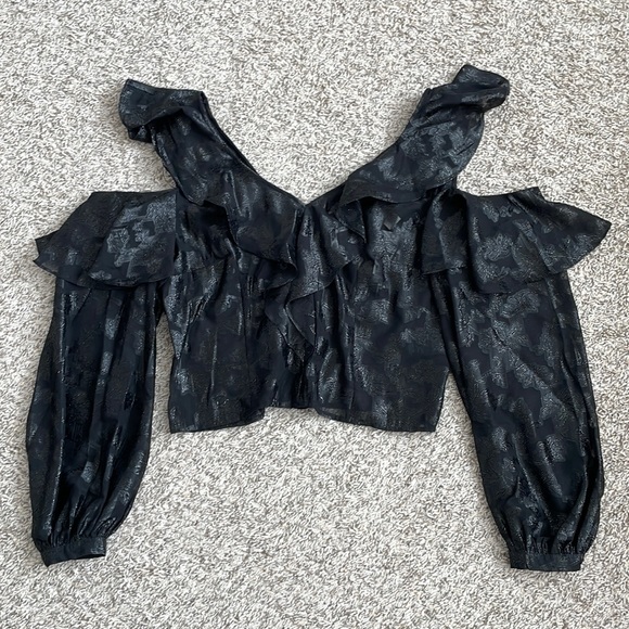 Black Shoulder Cut Out Ruffle Top NWT - Picture 1 of 5